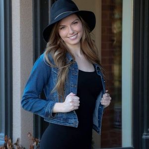 Meet your Posher, Gretchen